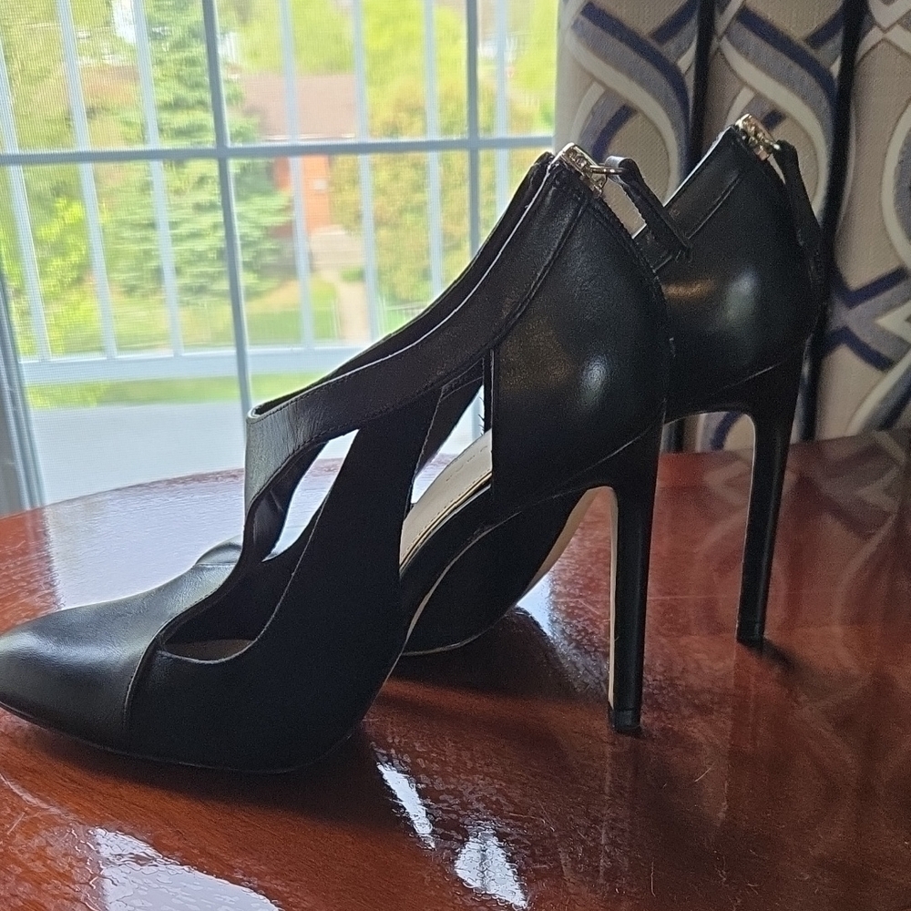 Zara Black Elegant Heels with Modern Cut-Out Design